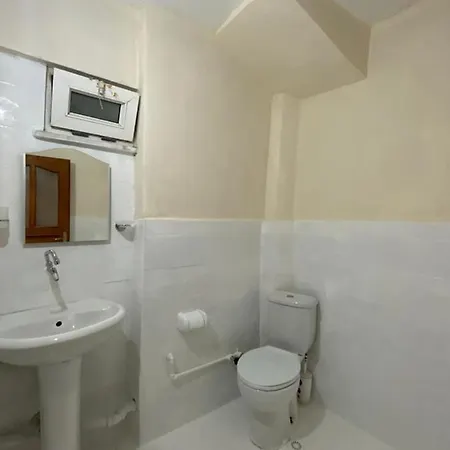 Apartment 2 Bedrooms Central Area Located 2 Floor Istanbul